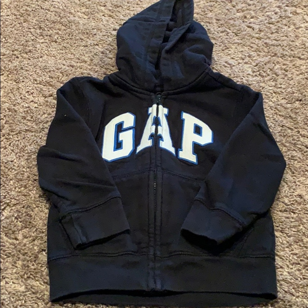 Boys GAP size 2t zip up sweatshirt.